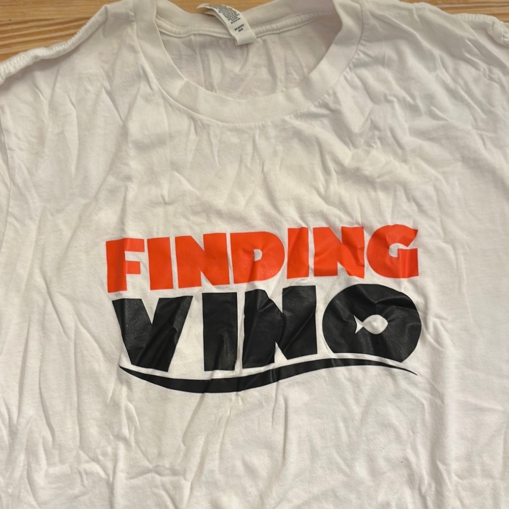 Finding Vino shirt. Perfect to wear at Disney Epcot!